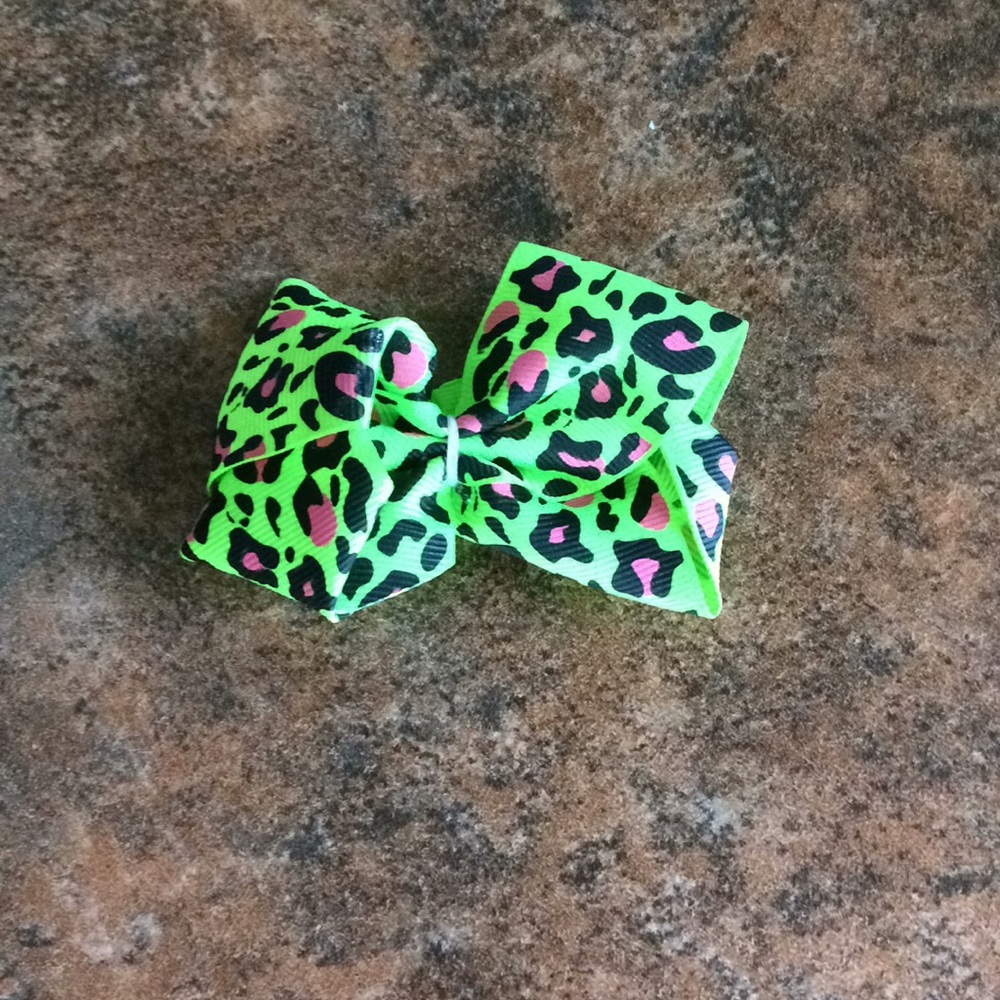Leopard print bow